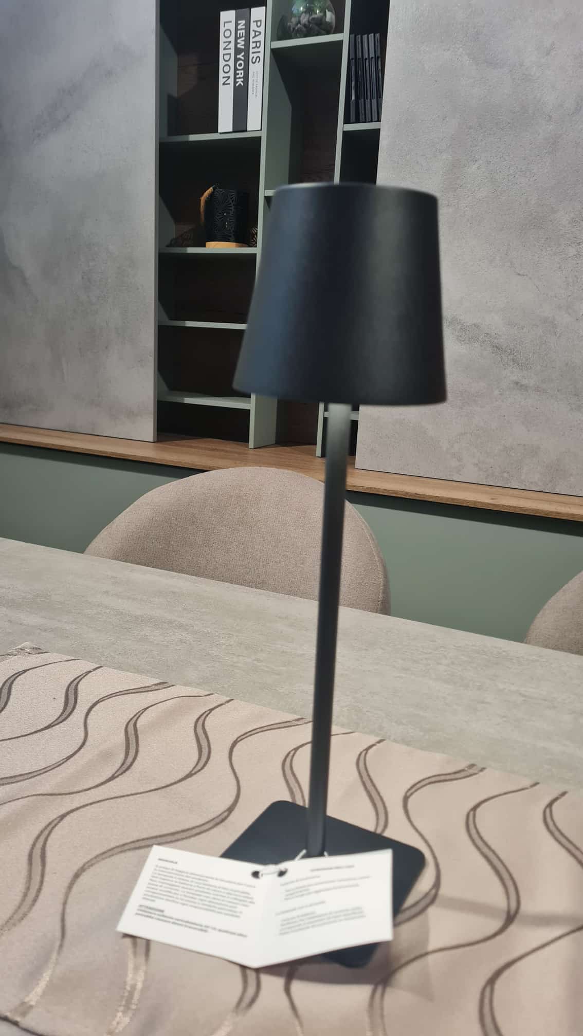 LAMPADA DA TAVOLO RICARICABILE ORO / NERO